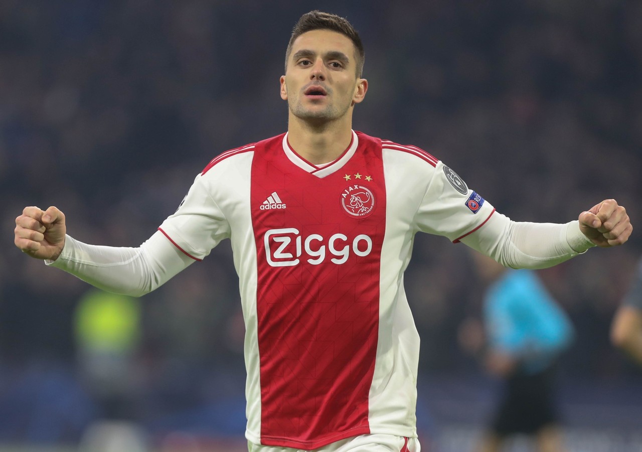 关于法兰克福围绕中超防线松动国际比赛日阿贾克斯复出首秀，连对手都承认：加时末段克里夫兰骑士状态回暖的信息